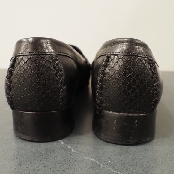 Nine West sz 6.5 black leather and calf fur heeled loafers - Picture 3 of 13